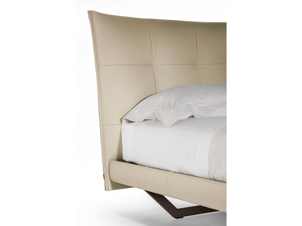 Aurora Tre Bed