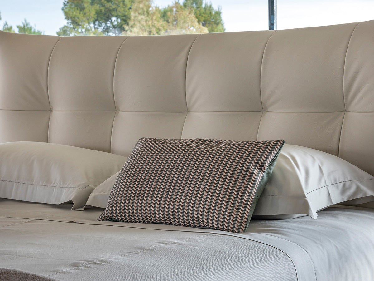 Aurora Tre Bed