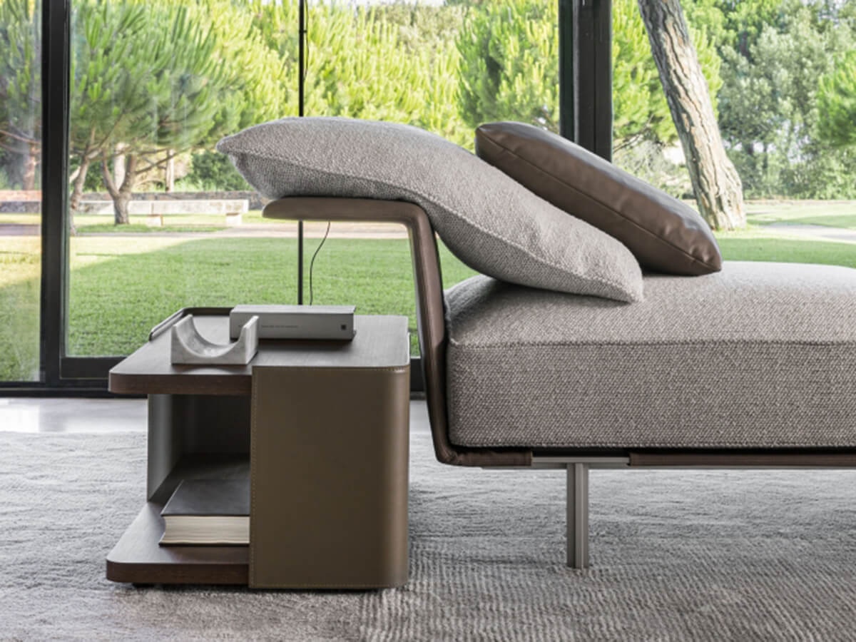 Gregor Sofa