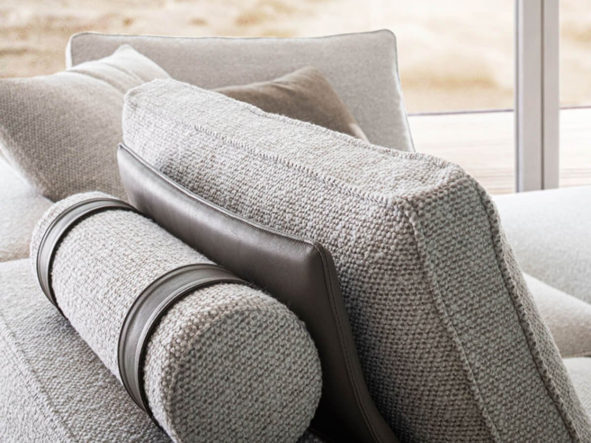 Gregor Sofa